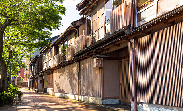 Kazue-machi Chaya District (Conservation area for historically important buildings)