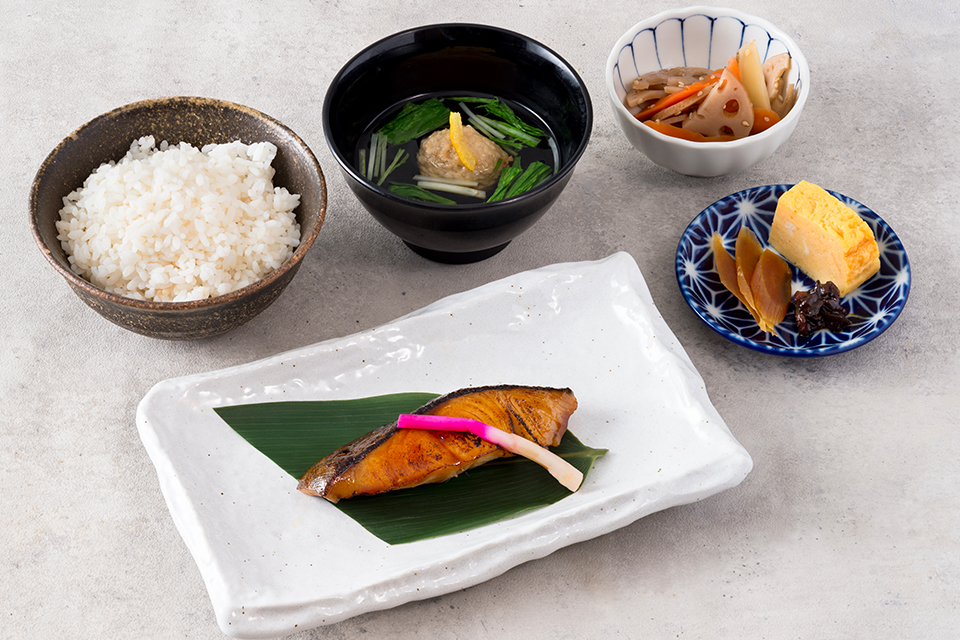 銀鱈照り焼き膳