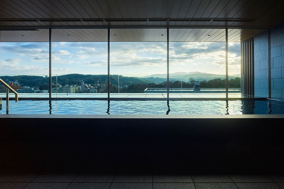 四季折々の絶景が彩る展望大浴場1