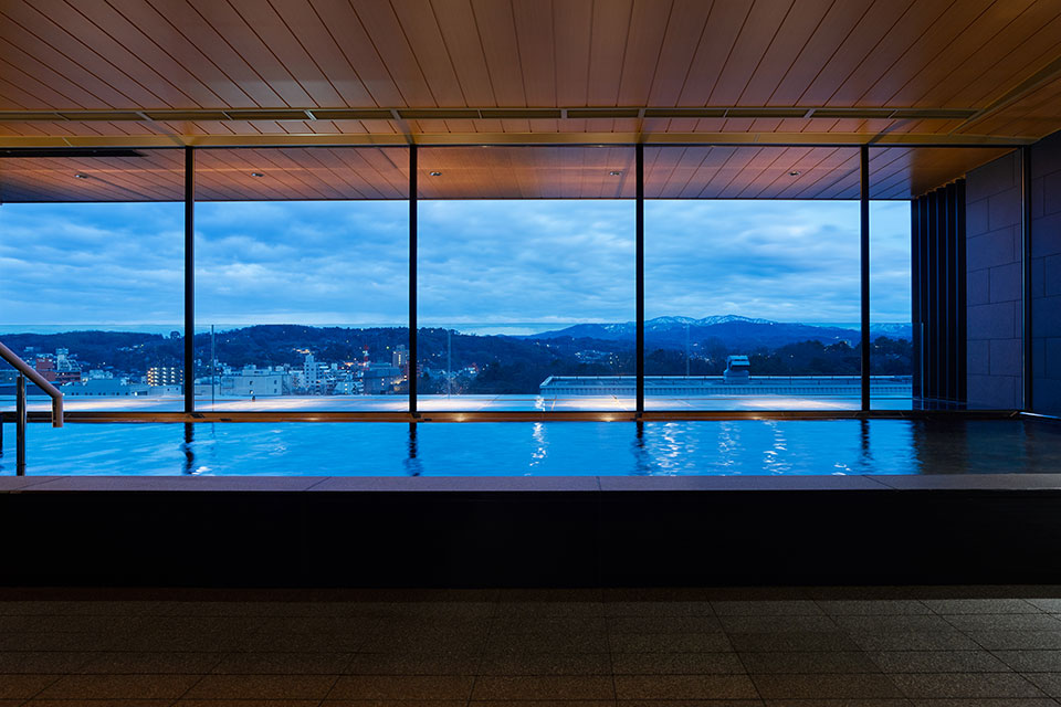 四季折々の絶景が彩る展望大浴場2